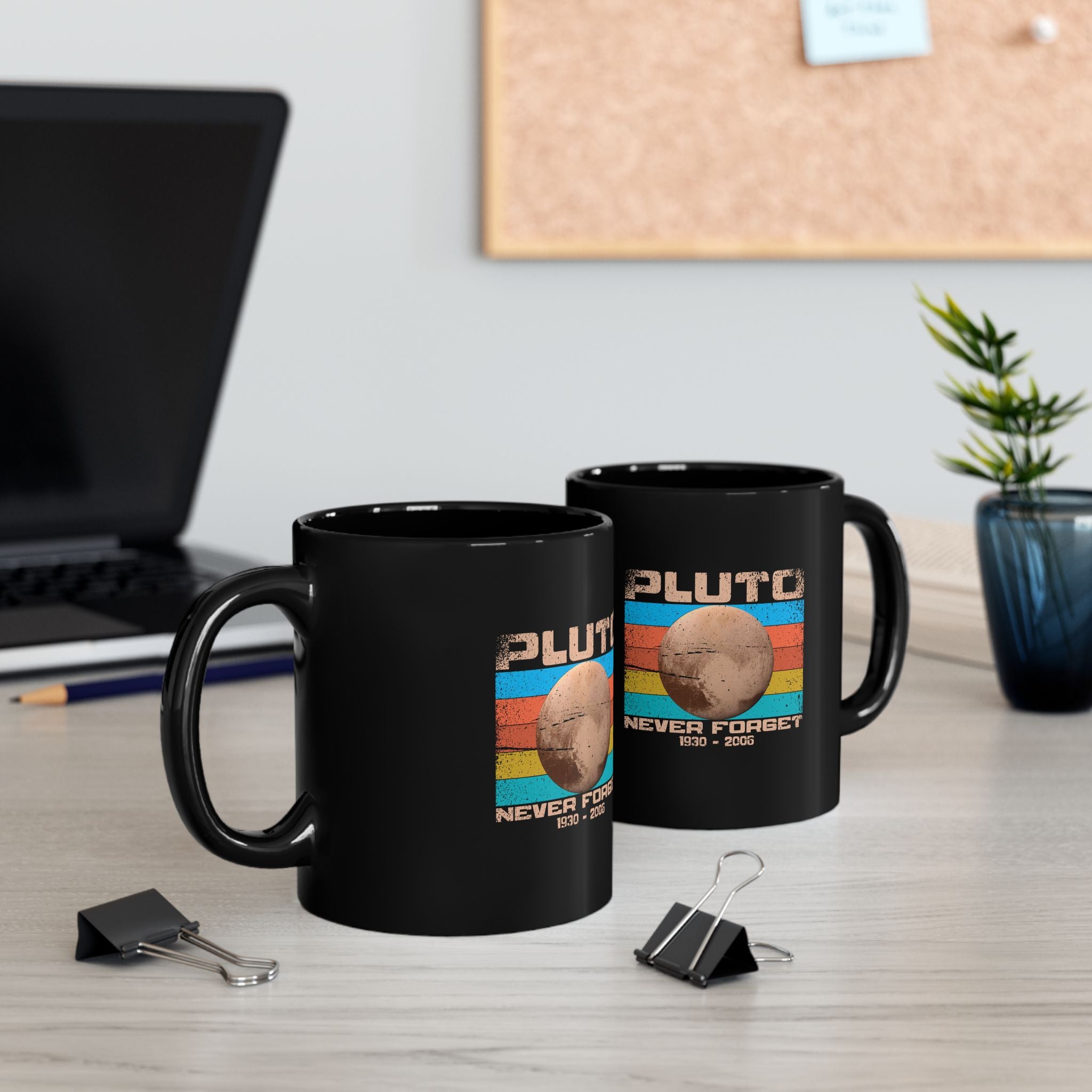 Pluto Never Forget - Black Glossy Mug